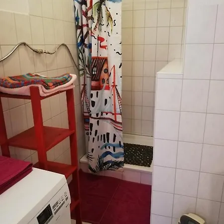 Apartment Red, *
