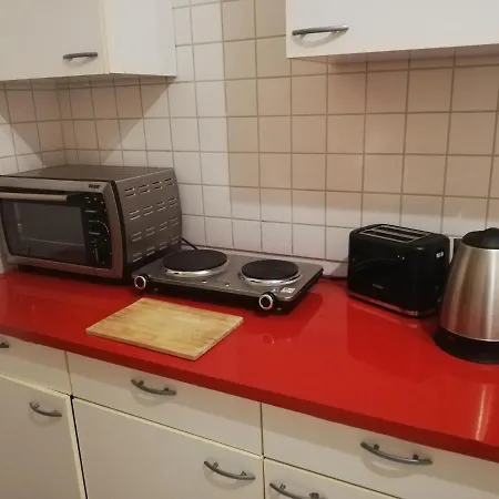 Red, Apartment Altenstadt (Hessen)